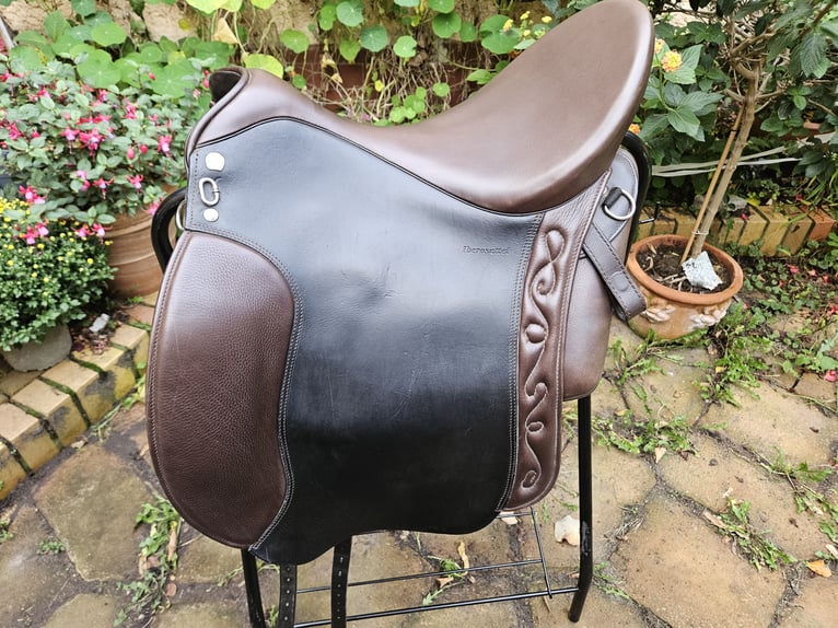 Iberosattel Sommer Dressage Andaluz 18 Zoll NP heute: 3990 Euro
