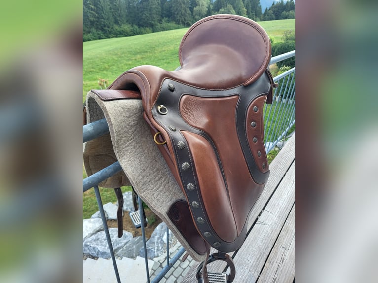 Sattel El Campo von Deuber und Partner