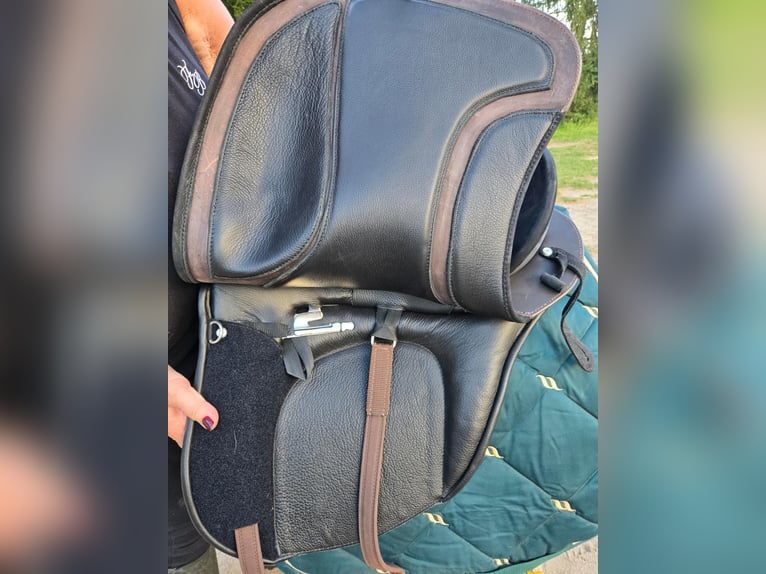 Working Equitation Sattel „El Campo“ von Deuber, designed by Rolf Janzen