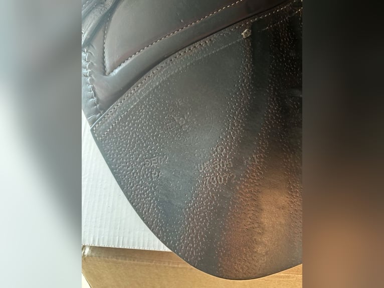 02 Springsattel 17,5" 03C braun | neuer Sattelbaum