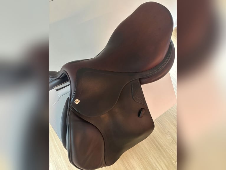 02 Springsattel 17,5" 03C braun | neuer Sattelbaum