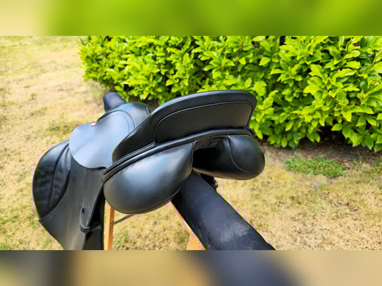  Albion Springsattel Kontrol Sitzfläcke 18“ / Kammerweite XW - Schwarz - Wie neu