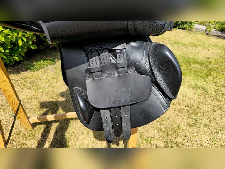  Albion Springsattel Kontrol Sitzfläcke 18“ / Kammerweite XW - Schwarz - Wie neu