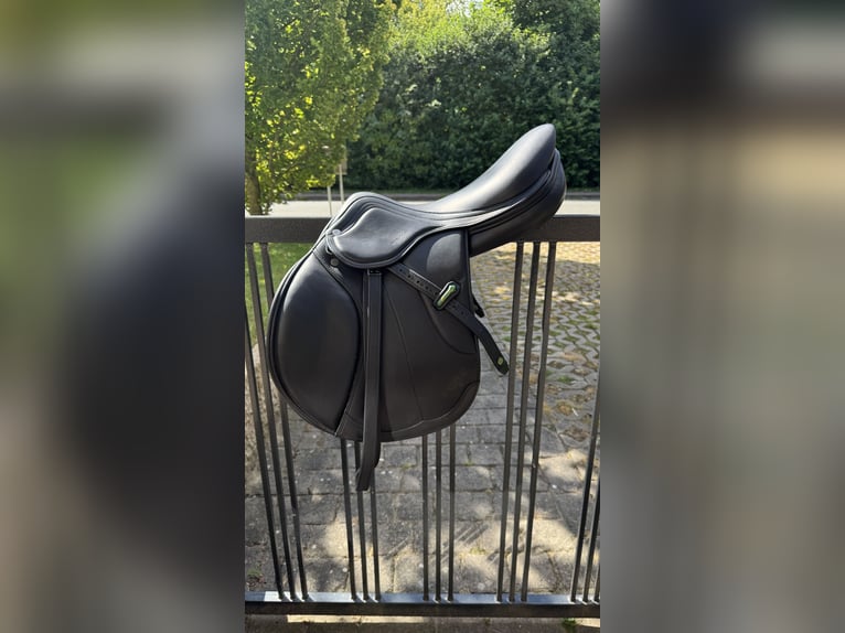 Amerigo Vega Springsattel 17“