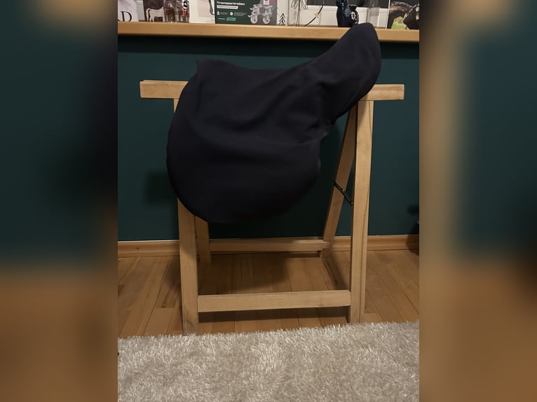 Bagual Marisa Springsattel braun mit weißen Ziernähten 2021/ 17"