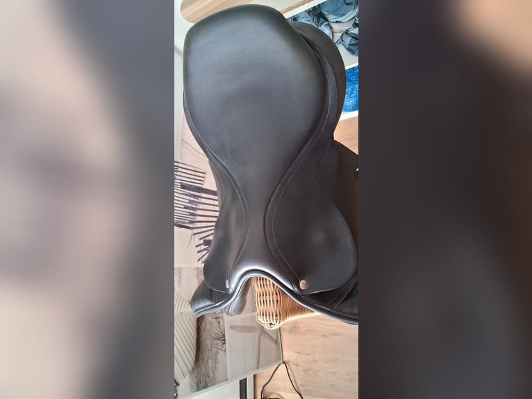 Bates Springsattel Caprilli 17,5 zoll