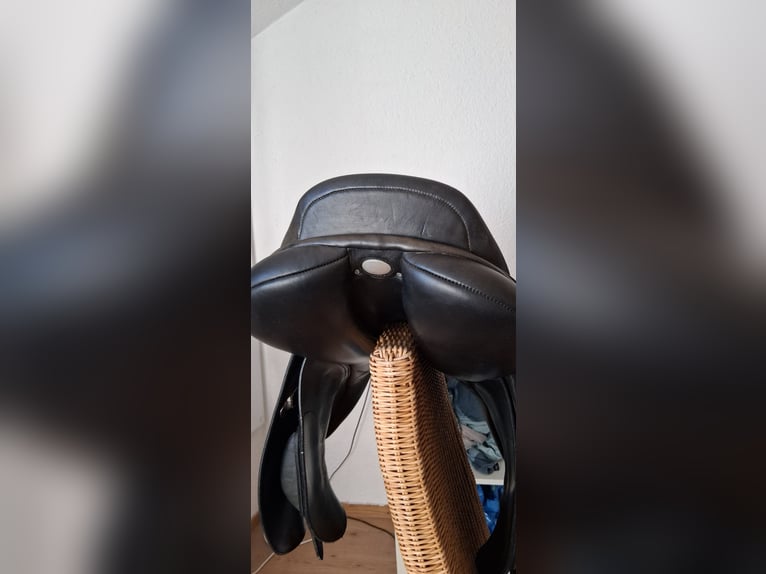 Bates Springsattel Caprilli 17,5 zoll