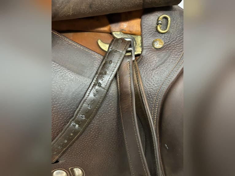 Bruno Delgrange Springsattel – 18 Zoll, Kammerweite 28, 