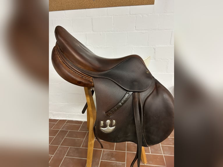 Bruno Delgrange Springsattel – 18 Zoll, Kammerweite 28, 