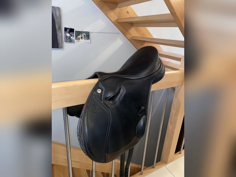 Butterfly Springsattel 17 Zoll Sandra Millitary 2