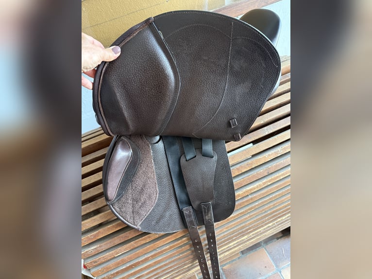 Cobra Springsattel „Courage“, braun, 17,5 Zoll, kaum benutzt