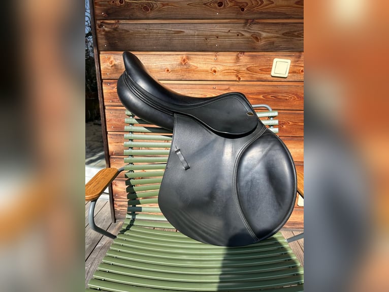 Cobra Springsattel schwarz 17,5 Zoll in sehr gutem Zustand