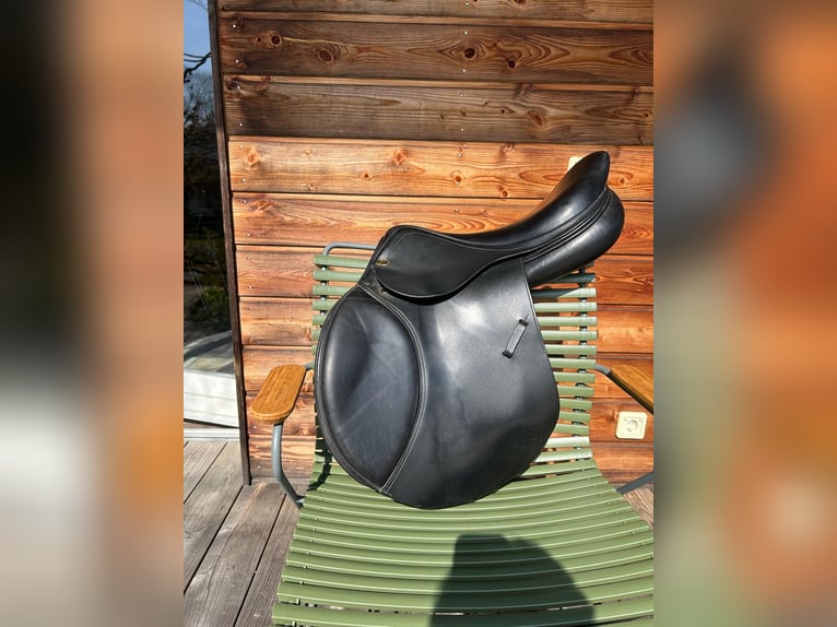 Cobra Springsattel schwarz 17,5 Zoll in sehr gutem Zustand