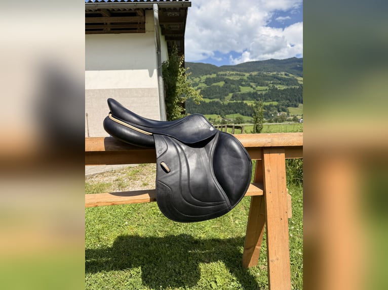CWD Optim Springsattel – 17,5" – Büffelleder – Top Zustand