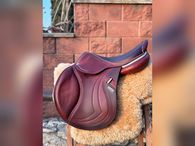 Eleganter Springsattel – Größe 17" – Hochwertiges Leder