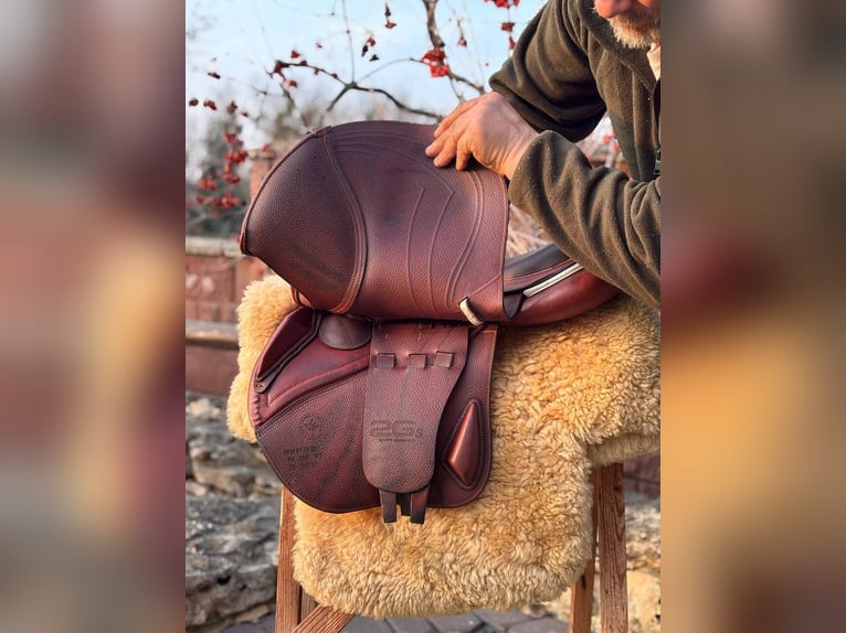 Eleganter Springsattel – Größe 17" – Hochwertiges Leder