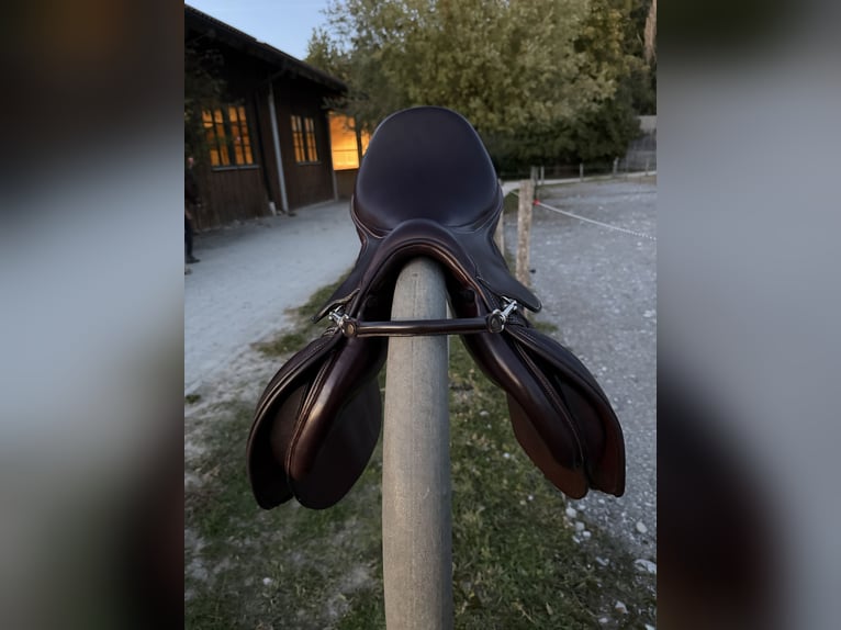 Equiline American Jumper Springsattel 18 Zoll – braun