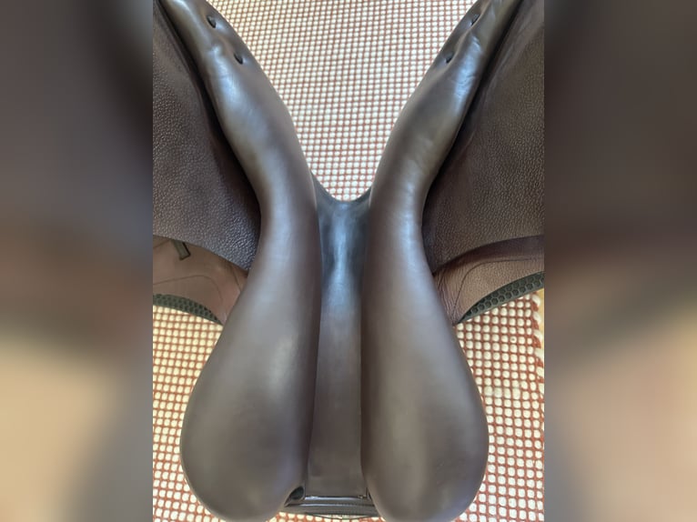Equiline Springsattel Closer 18 Zoll