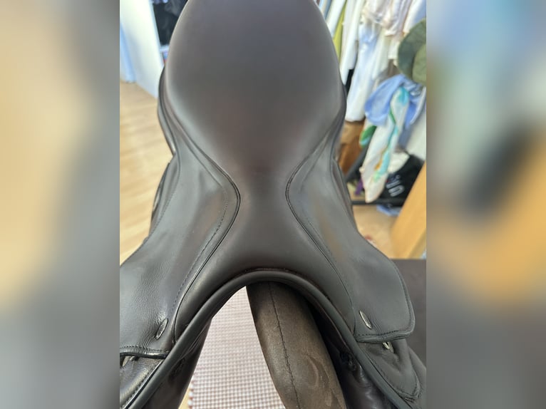 Equiline Springsattel Closer 18 Zoll