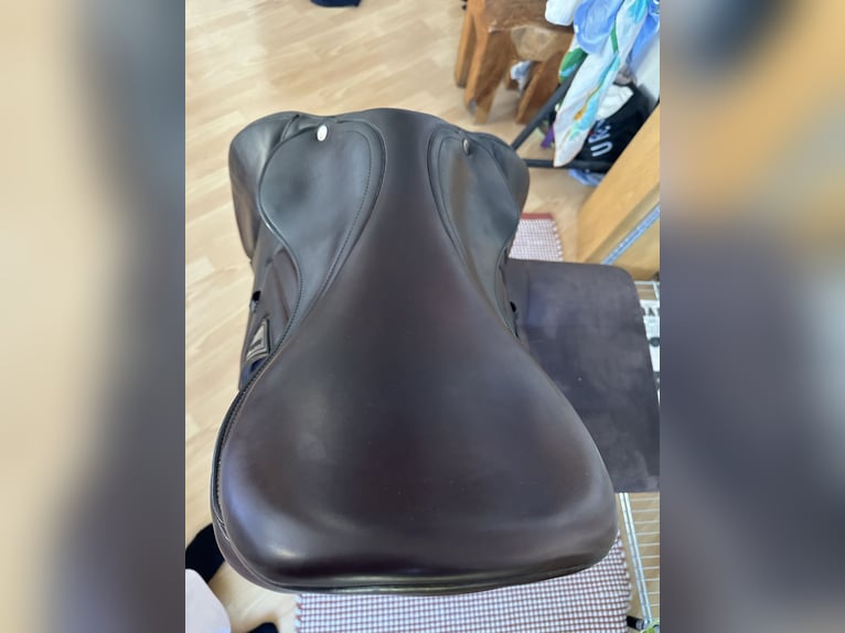 Equiline Springsattel Closer 18 Zoll