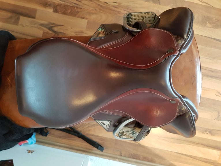 Equiline Springsattel Marghe braun 17"