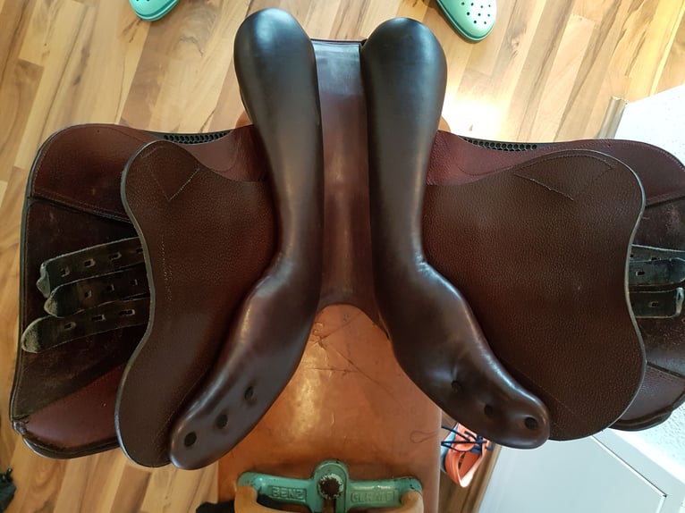 Equiline Springsattel Marghe braun 17"