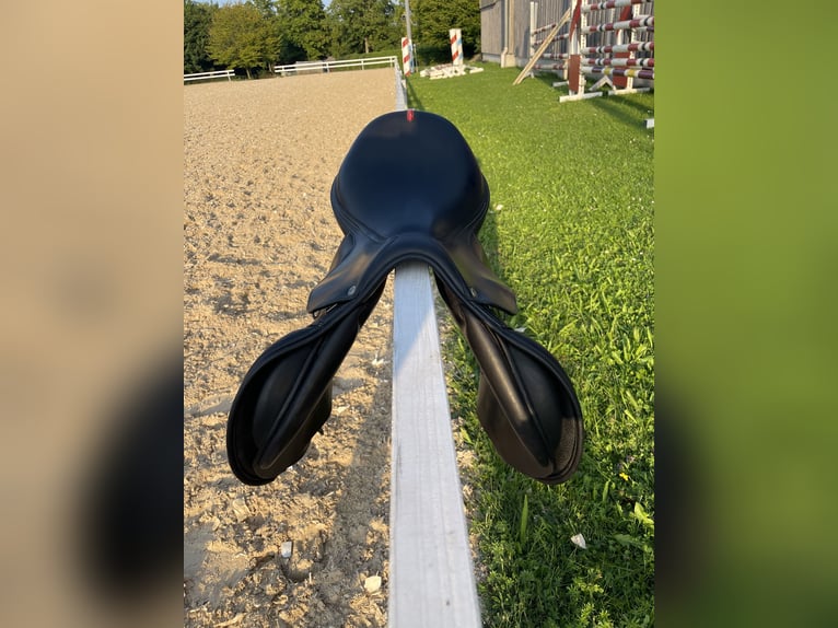 Equipe Springsattel „EK GO“ | 17,5" | Carbonbaum | Latexkissen