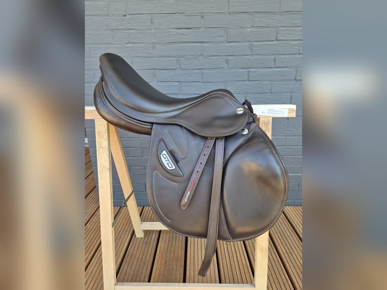 ERREPLUS GTD Springsattel, 17‘‘, KW 33, 1.Hand - neuwertig