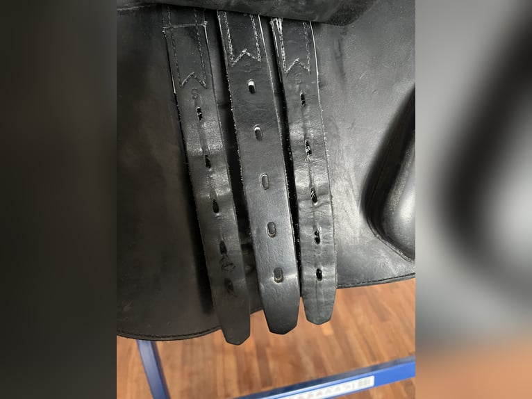 Erreplus JD Springsattel 17” – schwarz 