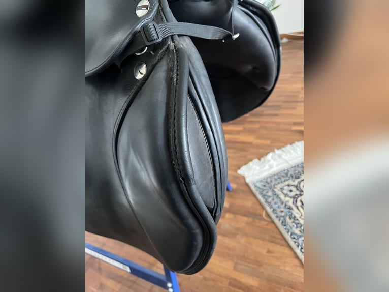 Erreplus JD Springsattel 17” – schwarz 
