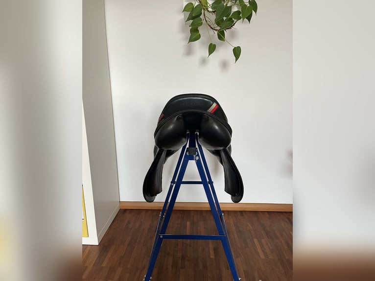 Erreplus JD Springsattel 17” – schwarz 