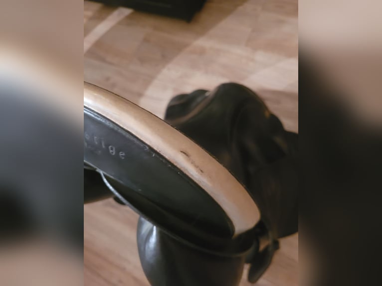 Gut gepflegter Springsattel Prestige Italia Vemezia zu verkaufen!!
