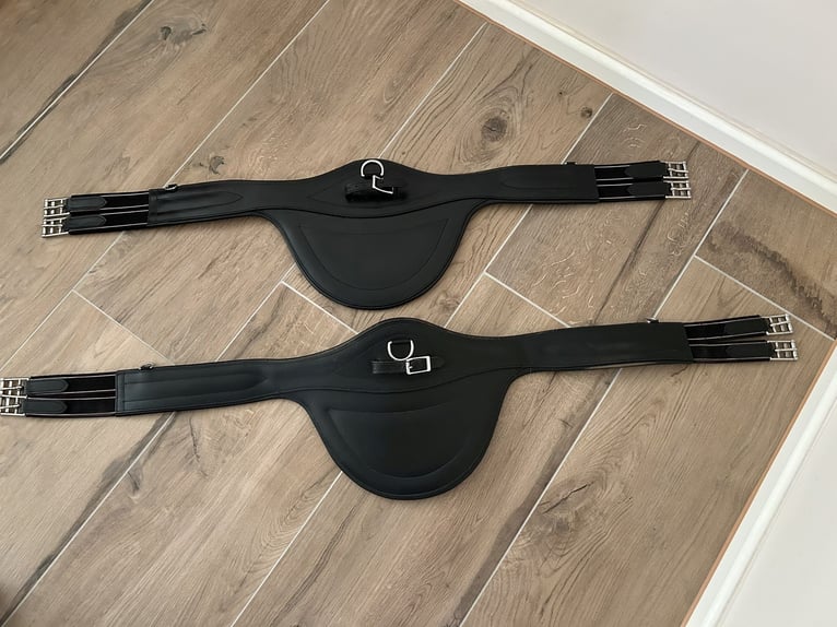 HKM Springsattel Canyon Leder schwarz 16,5" komplett mit Steigbügel, Gurt und weiterem Zubehör