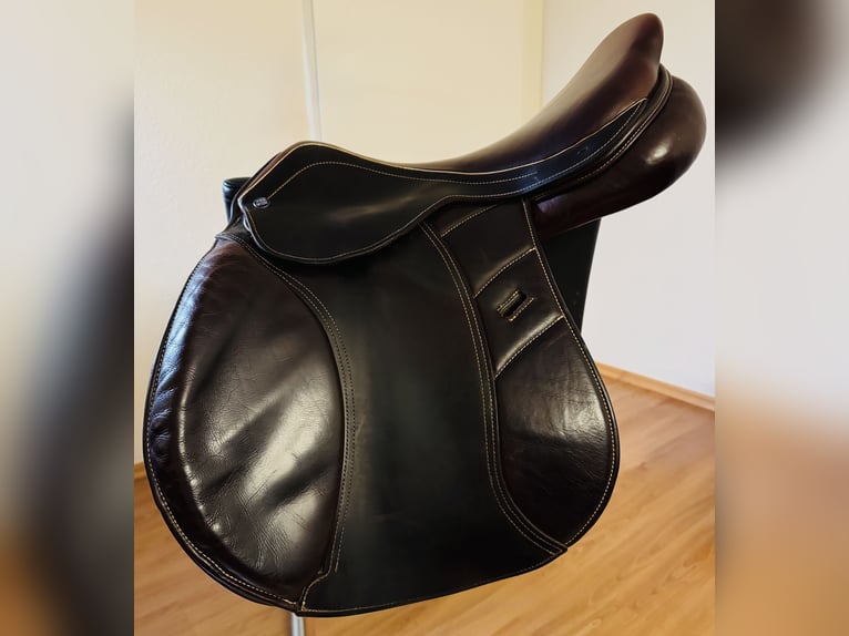 Horse Star Competition Carbon Springsattel 17,5 Zoll 