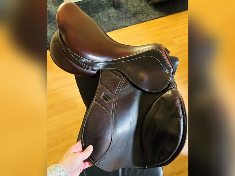 Horse Star Competition Carbon Springsattel 17,5 Zoll 