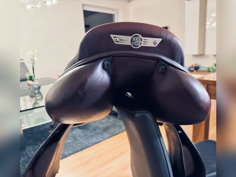 Horse Star Competition Carbon Springsattel 17,5 Zoll 