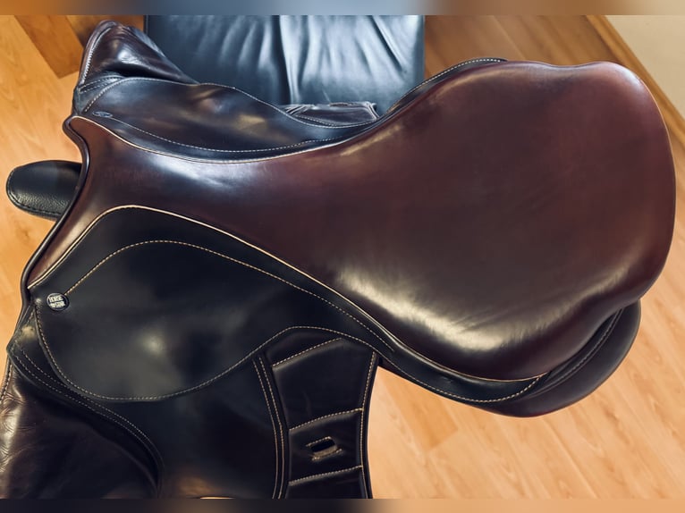 Horse Star Competition Carbon Springsattel 17,5 Zoll 