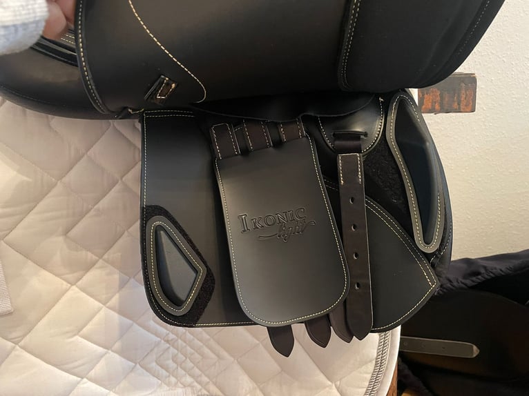 Ikonic Light Pony Springsattel