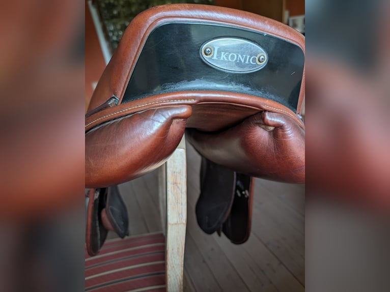 Ionic Springsattel 18 mit sehr weichem Leder in einem tollen Farbton