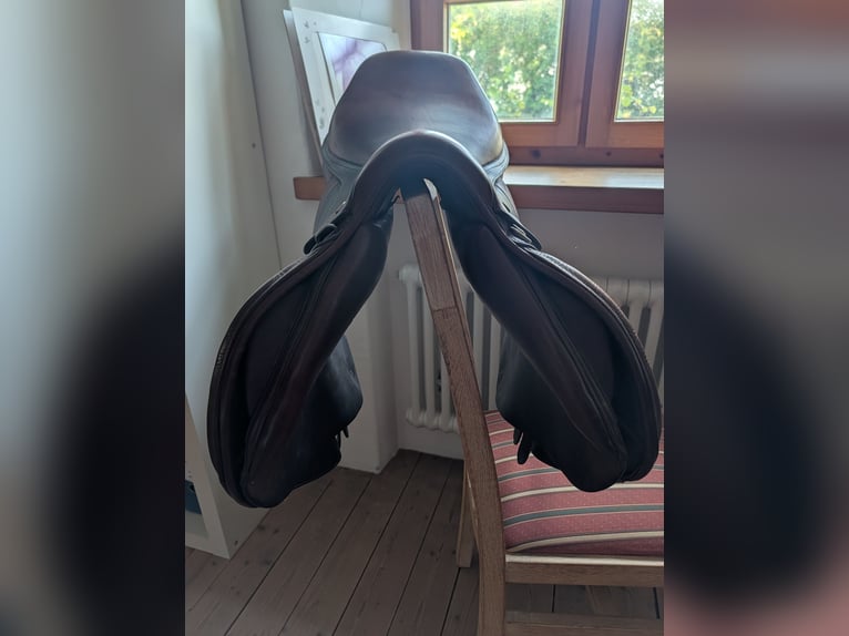 Ionic Springsattel 18 mit sehr weichem Leder in einem tollen Farbton
