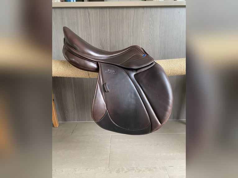 Jumping saddle Stuebben Aviator