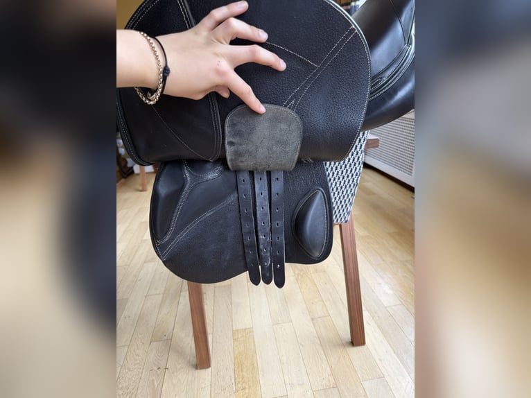 Kaum genutzter Ikonic „Elite Line V2“ Sattel
