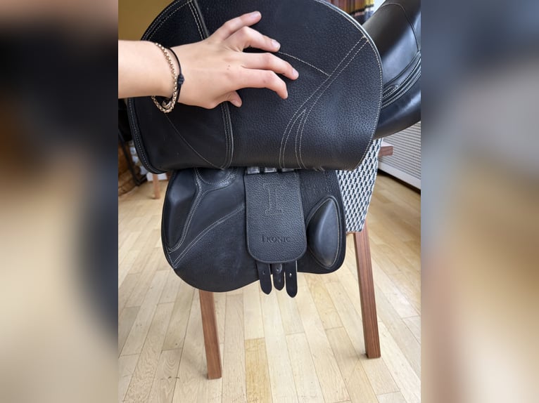 Kaum genutzter Ikonic „Elite Line V2“ Sattel