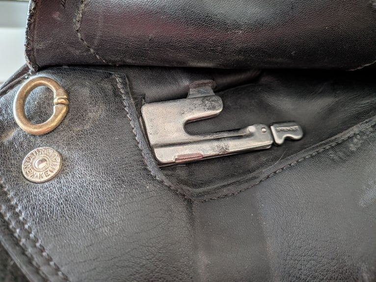 Kentaur Titan III Springsattel Carbon