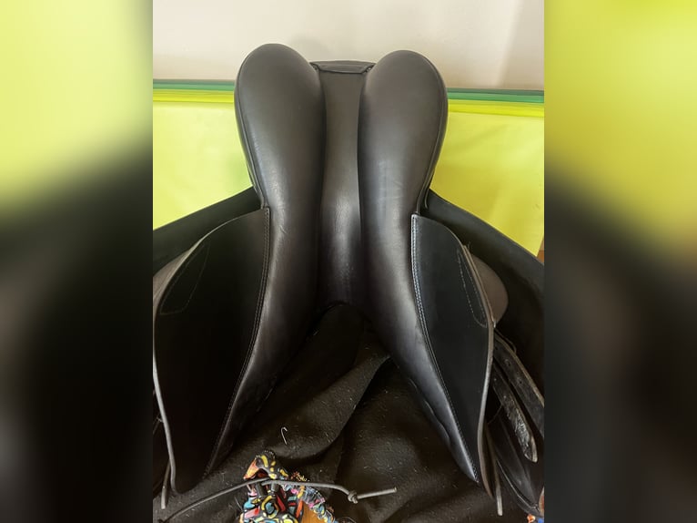 Neuwertiger Stübben Virginia S Springsattel 17 Zoll  Neuwertiger Stübben Virginia S Springsattel 17 Zoll