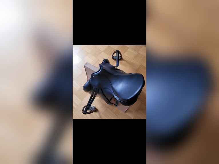 Nur 10x genutzter Springsattel von Passier