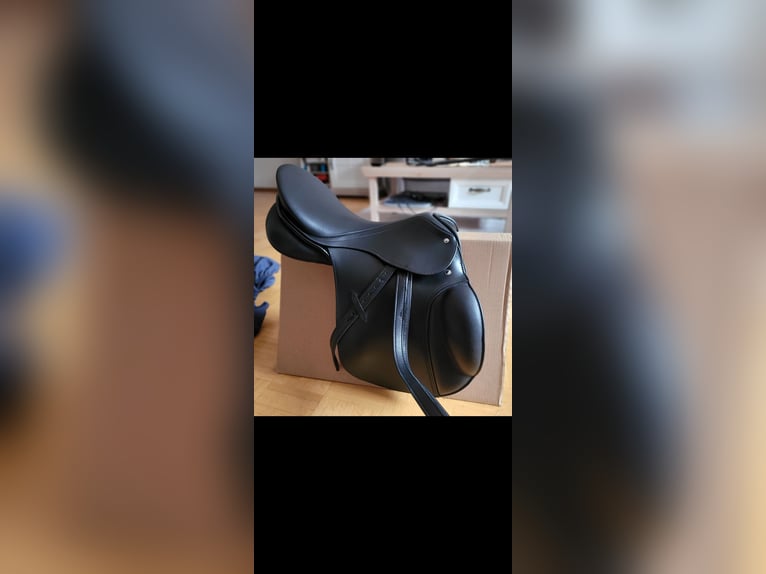 Nur 10x genutzter Springsattel von Passier