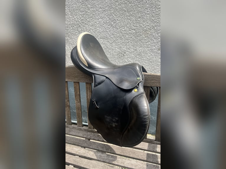 Prestige Springsattel Appaloosa Italy 17 Zoll