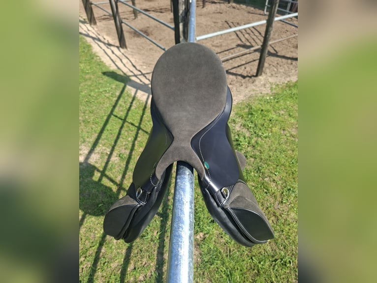 Prestige Springsattel Happy Pony