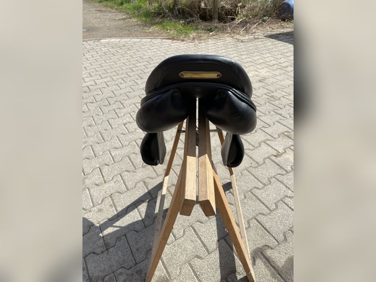 Prestige Springsattel Modell „Como“ – KW 34, 18 Zoll